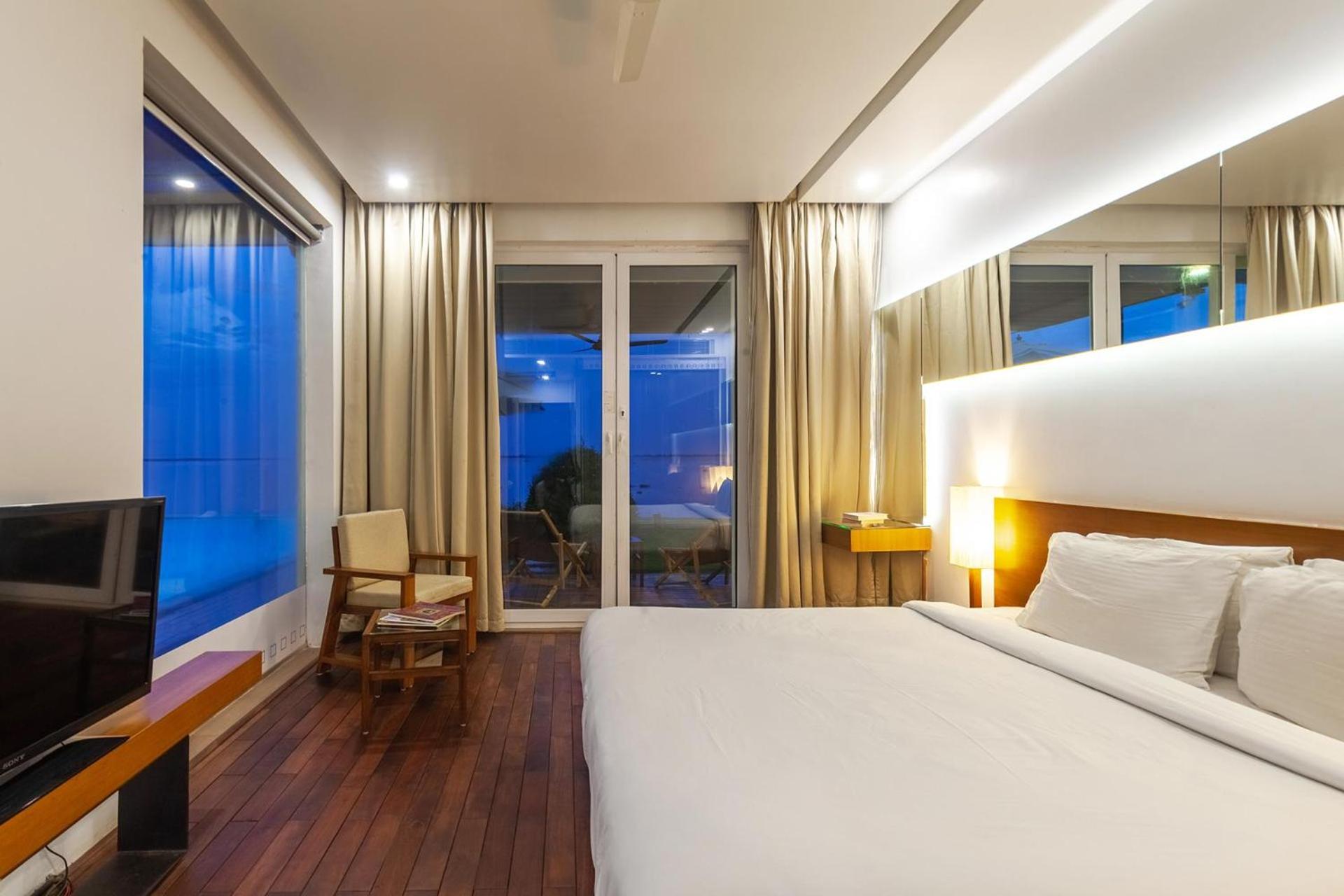 Stayvista At The Rain - River Villa With Infinity Pool Alappuzha Ngoại thất bức ảnh