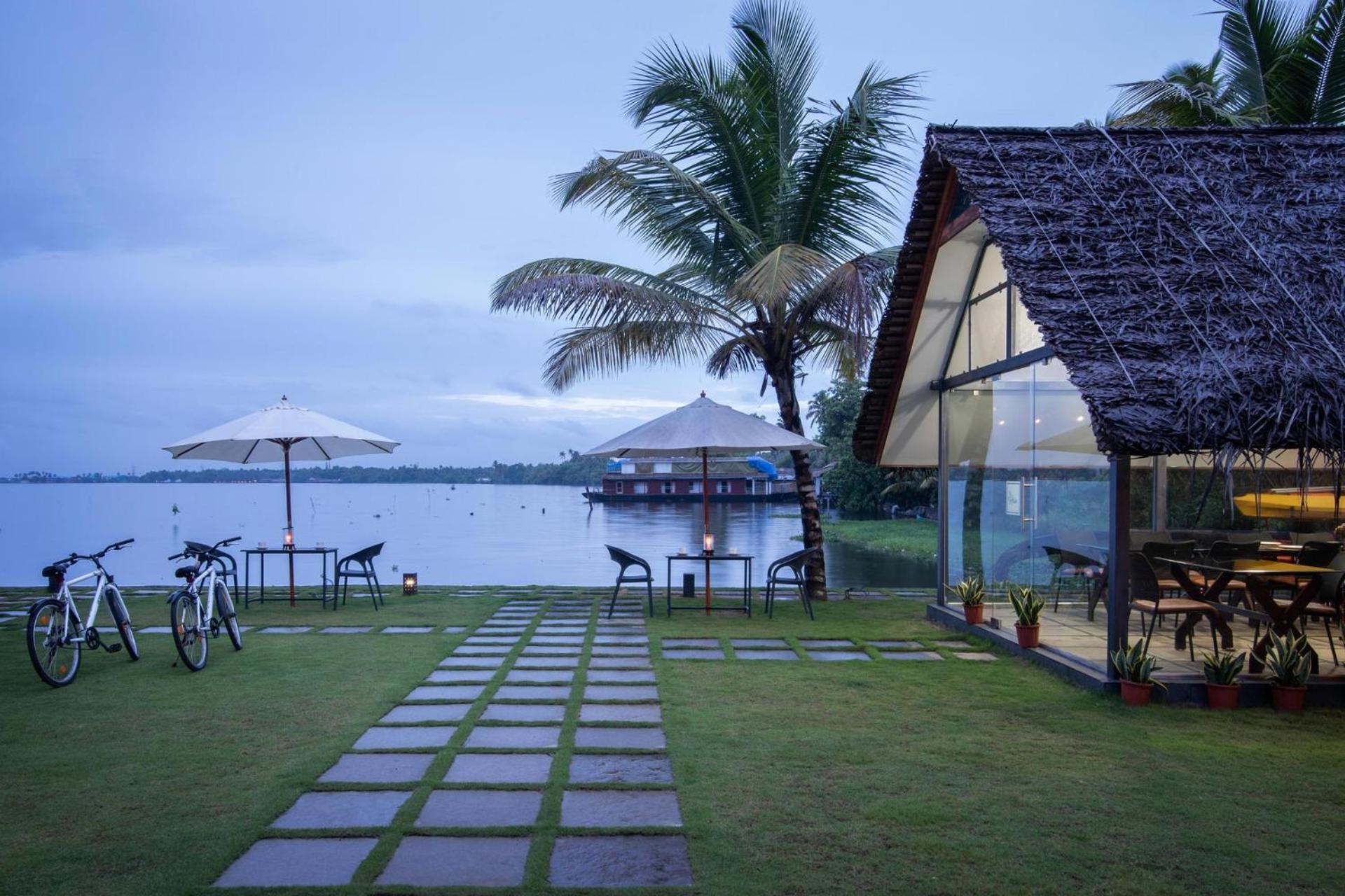 Stayvista At The Rain - River Villa With Infinity Pool Alappuzha Ngoại thất bức ảnh