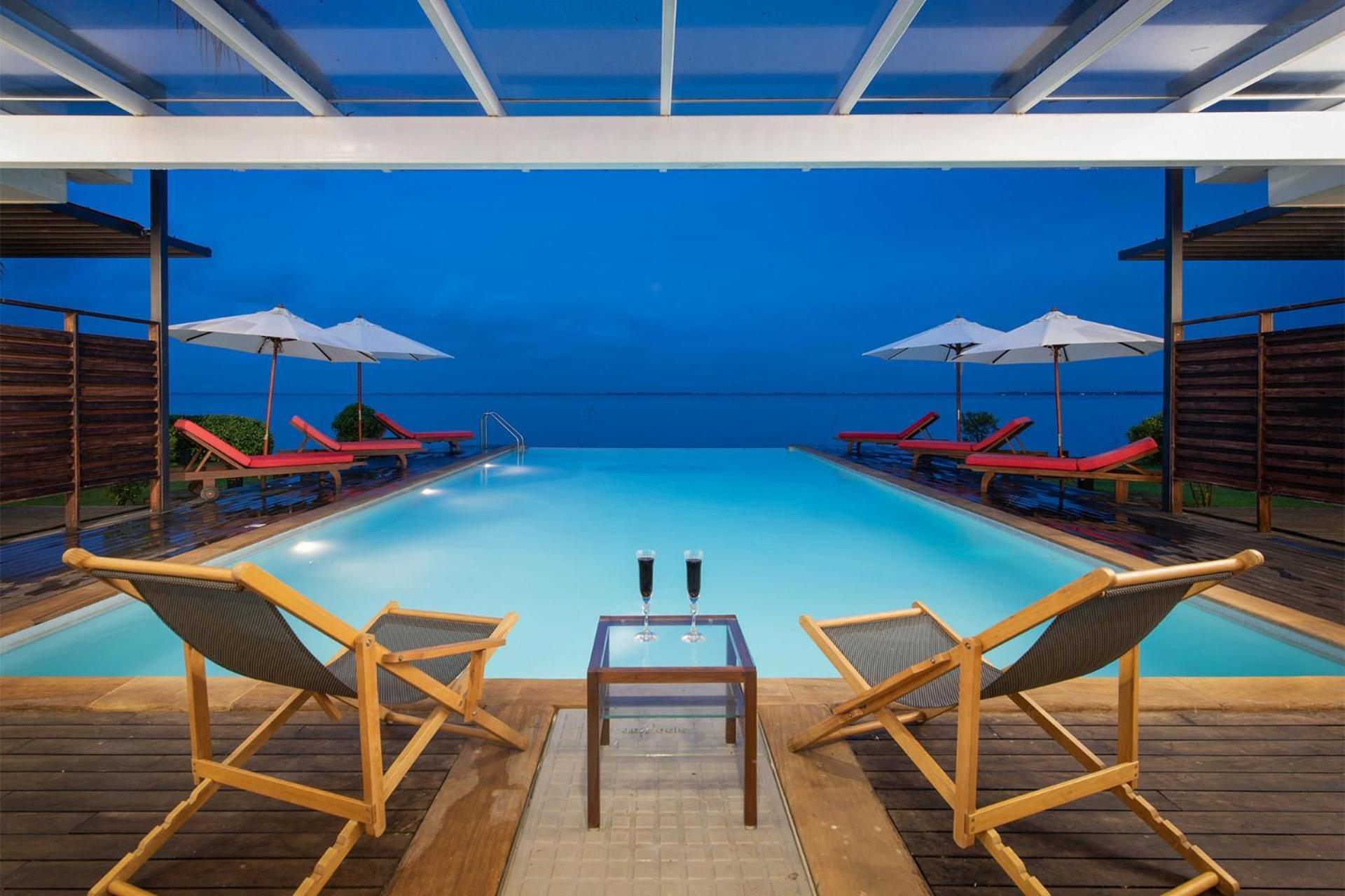 Stayvista At The Rain - River Villa With Infinity Pool Alappuzha Ngoại thất bức ảnh