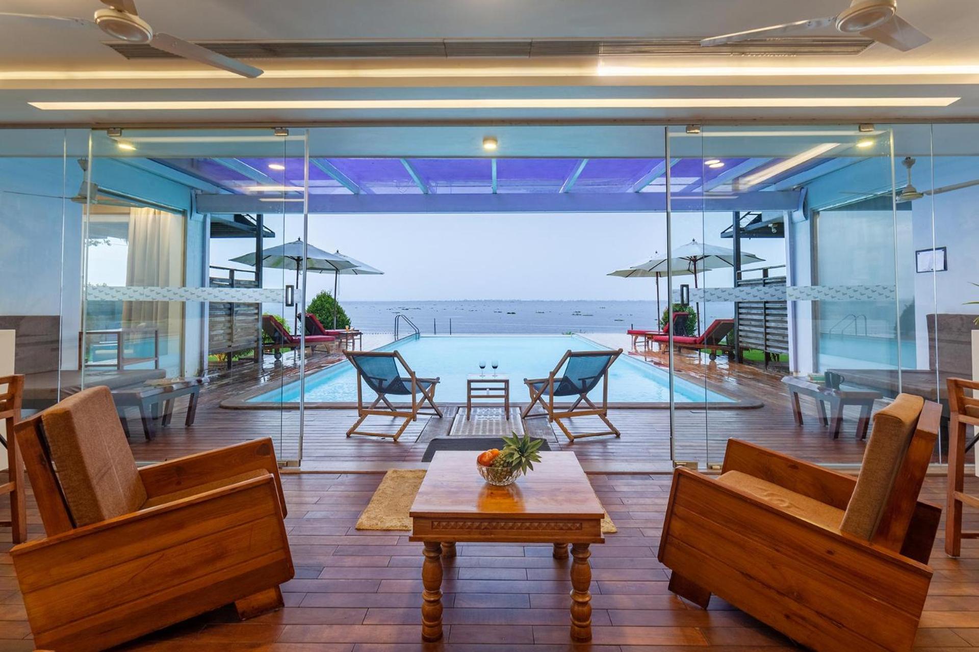 Stayvista At The Rain - River Villa With Infinity Pool Alappuzha Ngoại thất bức ảnh