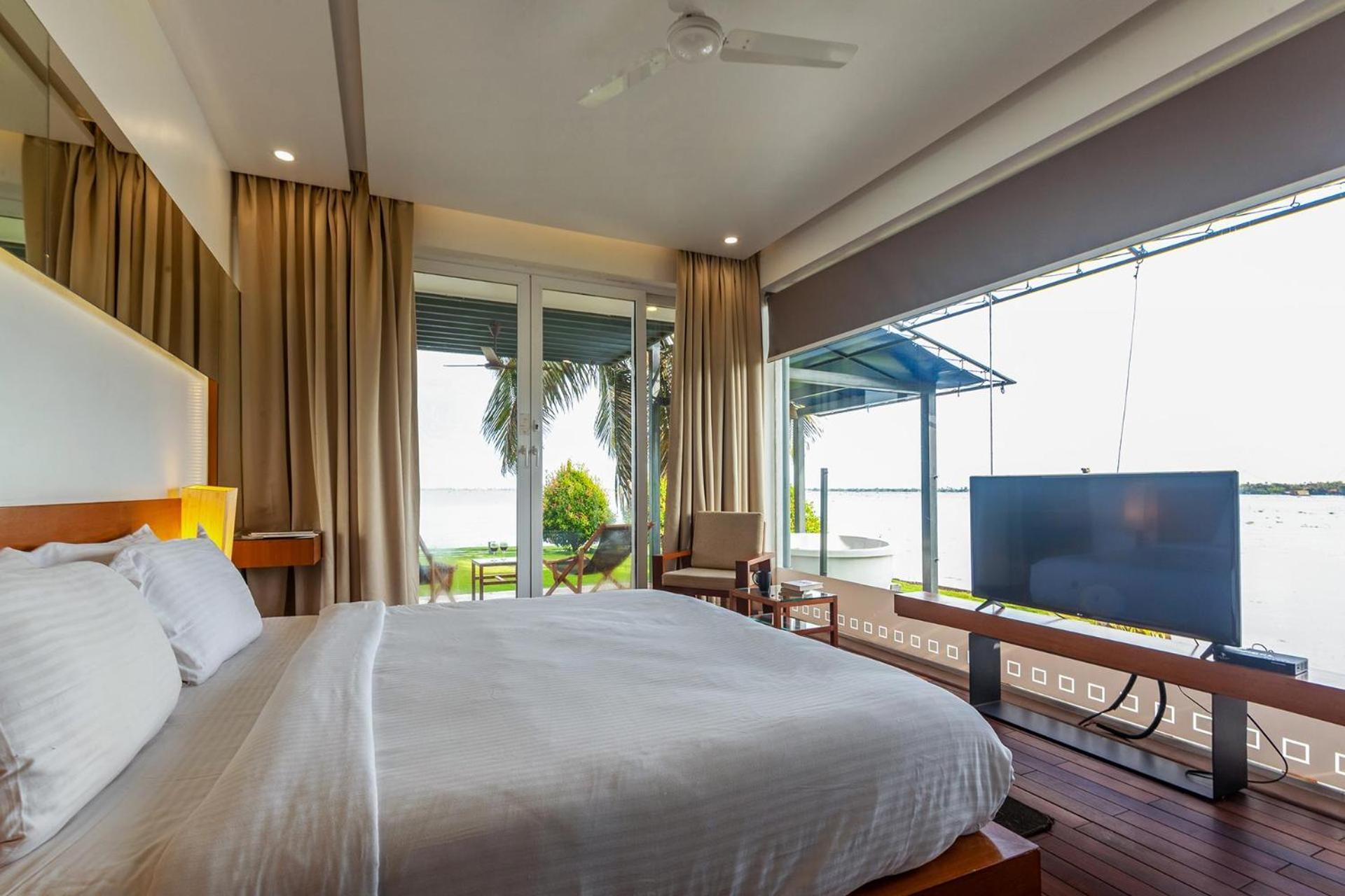 Stayvista At The Rain - River Villa With Infinity Pool Alappuzha Ngoại thất bức ảnh