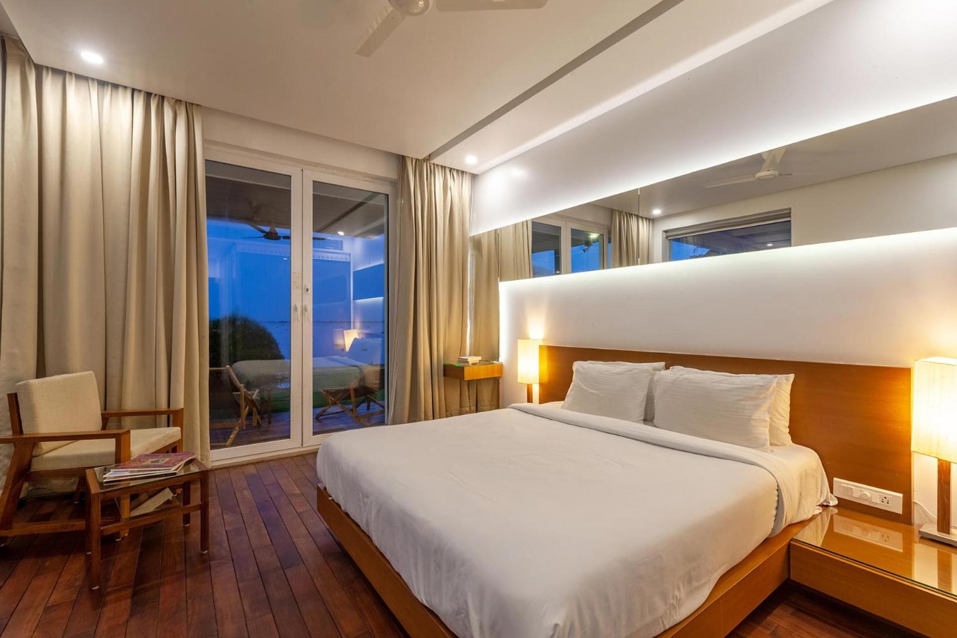 Stayvista At The Rain - River Villa With Infinity Pool Alappuzha Ngoại thất bức ảnh