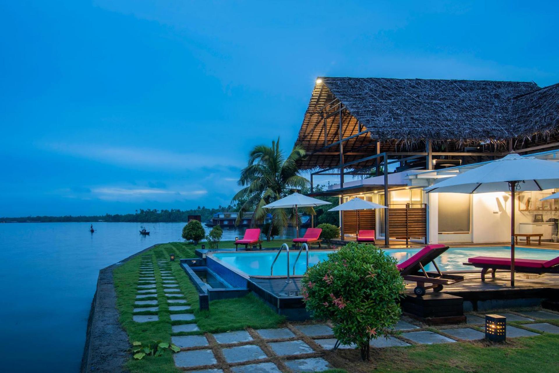 Stayvista At The Rain - River Villa With Infinity Pool Alappuzha Ngoại thất bức ảnh